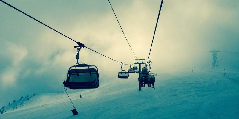 中国古代铜镜鉴赏指南：从战国山字镜到唐代海兽葡萄镜的纹饰与铭文深度解读